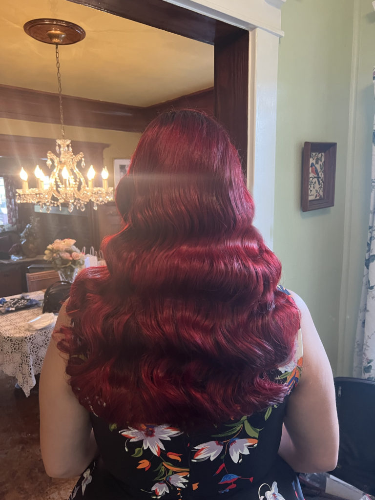 Gorgeous old Hollywood bridal hair waves!